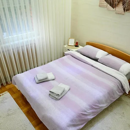 Hanan A * نوفي بازار